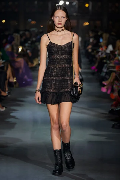 Look 24